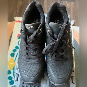 Skechers women’s Black Sneakers